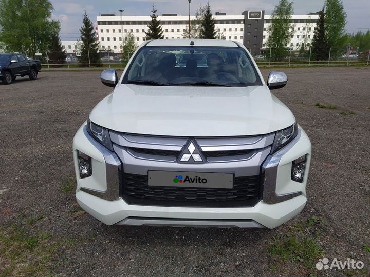 Mitsubishi L200 2.4 AT, 2022