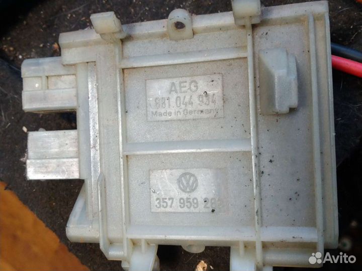 Резистор отопителя Volkswagen Passat B3