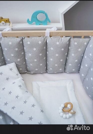 Бортики и одеяло в кроватку иновые