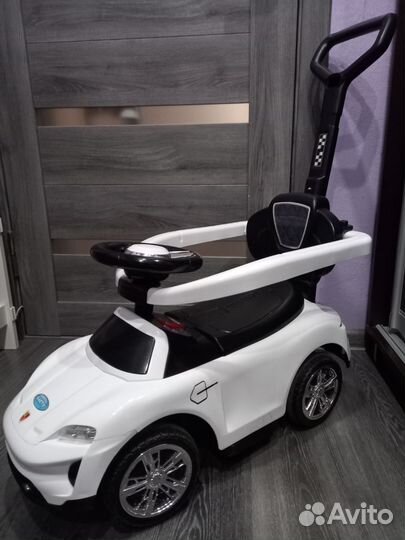 Детская машинка каталка с ручкой толокар