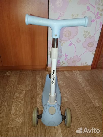 Самокат трехколесный