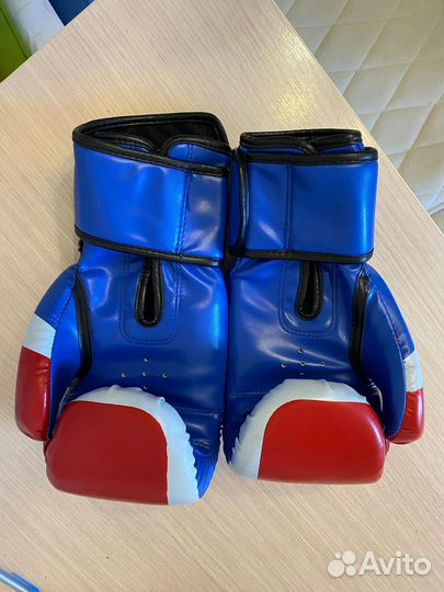 Боксерские перчатки 10 oz