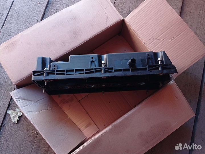 Клапанная крышка