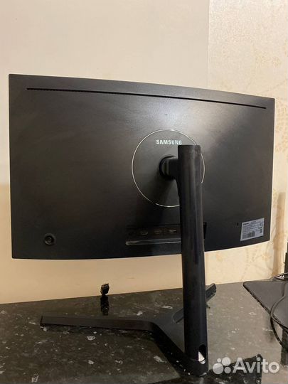 Монитор Samsung LC27FG73FQ (в коробке), m