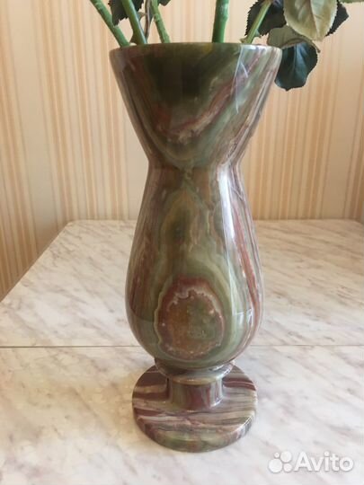 Вазы из оникса