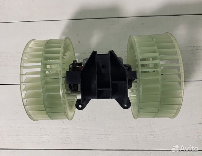 Оригинальный вентилятор печки Mercedes-Benz W124