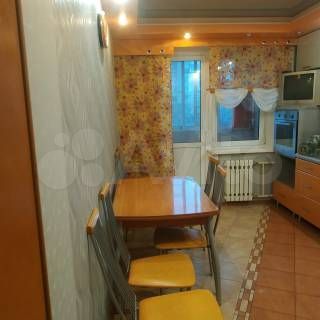 3-к. квартира, 63 м², 3/10 эт.