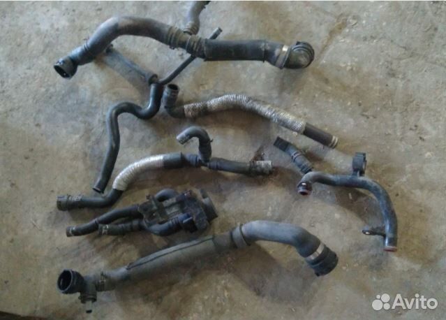 Патрубок охлаждения тройник Passat B6 1,8л