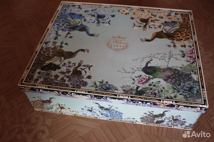 Новый фарфоровый чайный сервиз