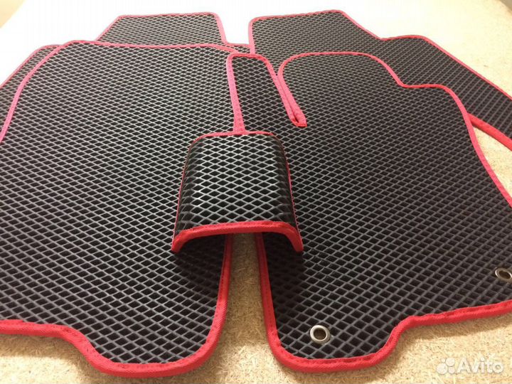 Коврики в салон для Mitsubishi Pajero. Новые