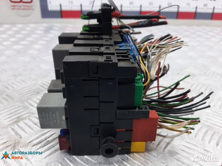 Блок предохранителей Volkswagen Polo 3 1995