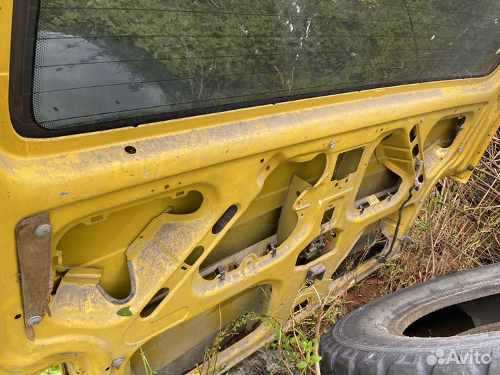 Задняя крышка погажника на фольцваген т4