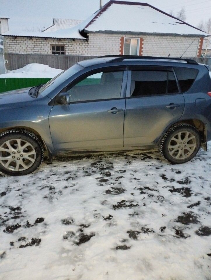 Toyota RAV4: фото владельца