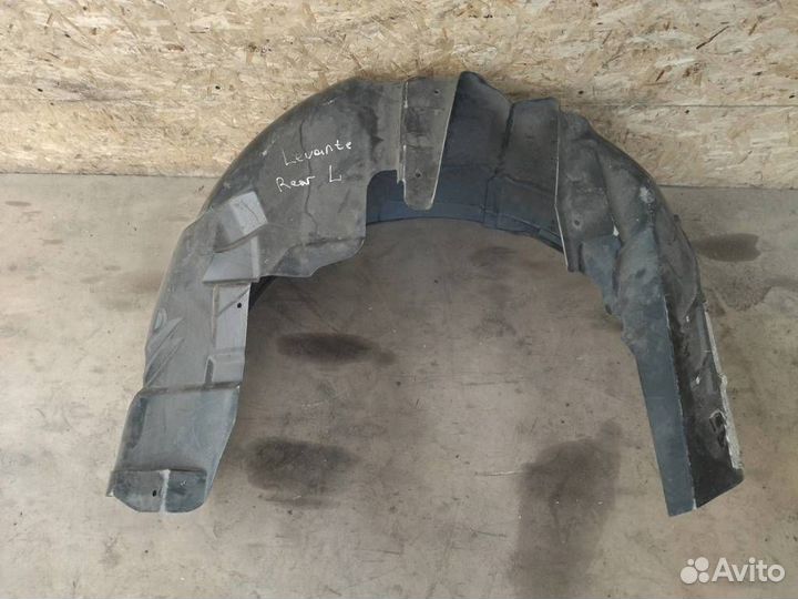 Подкрылок Maserati Levante M161