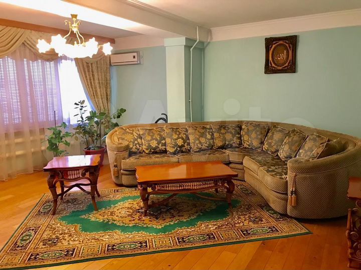 2-к. квартира, 80 м², 7/9 эт.