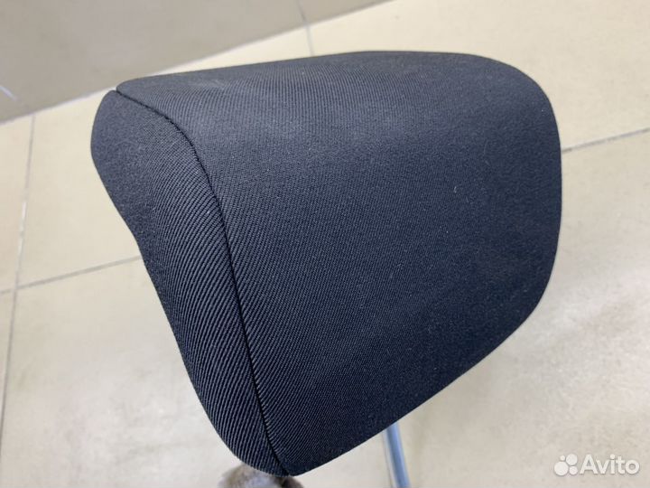 Подголовник Focus II 2008-2011