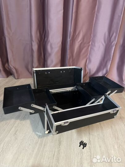 Бьюти кейс для визажиста