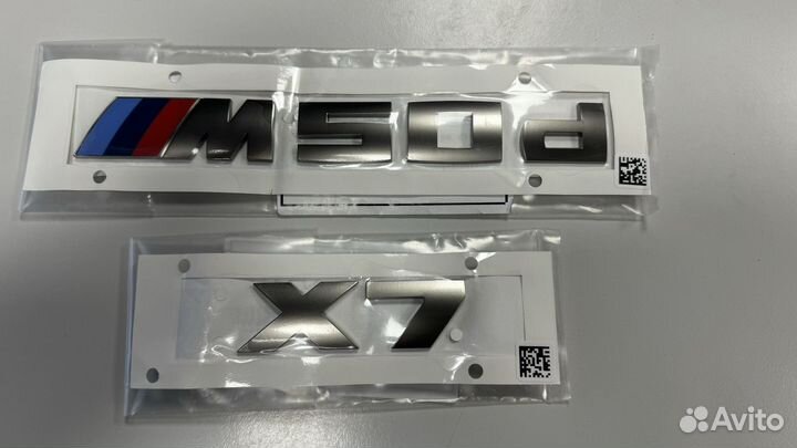 Эмблема на крышку багажника BMW X7