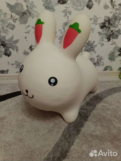 Надувной попрыгун зайчик