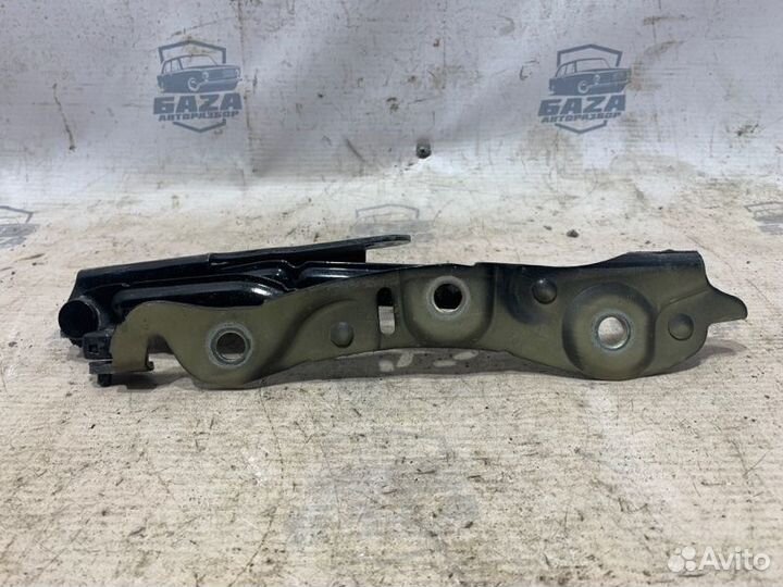 Петля крышки багажника задняя левая Volvo S60