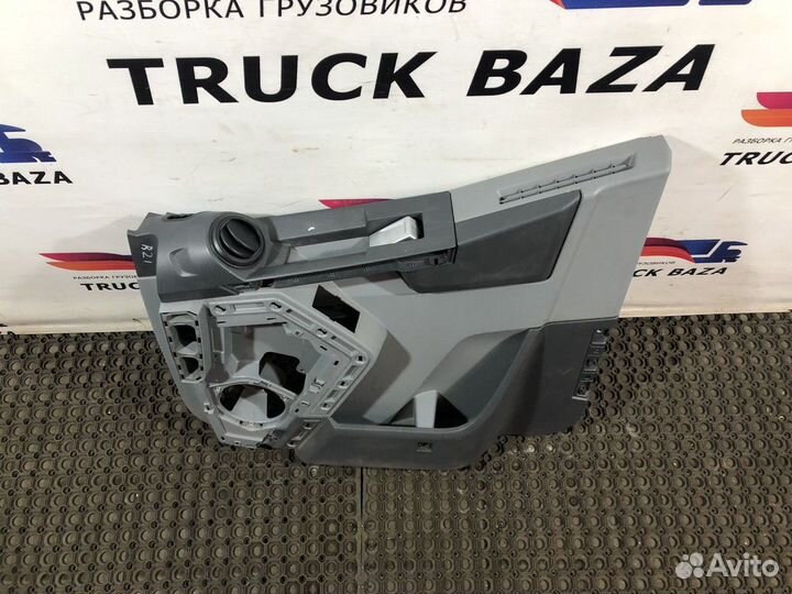 Обшивка двери правой Renault T