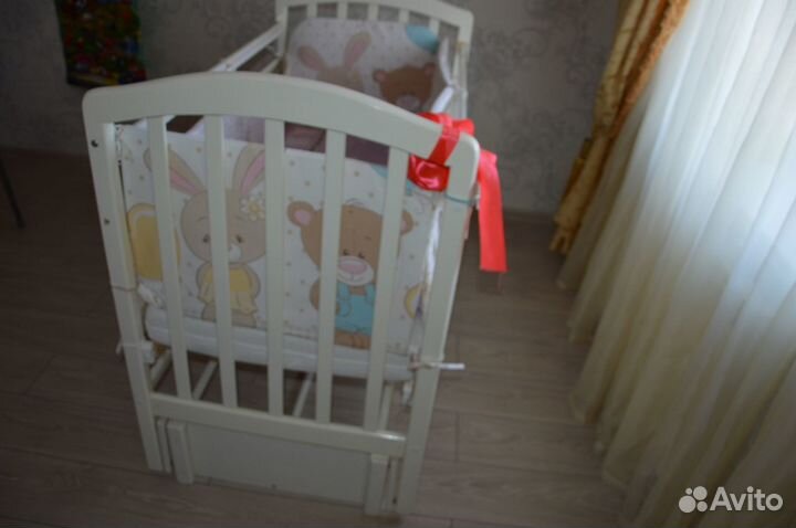 Детская кроватка