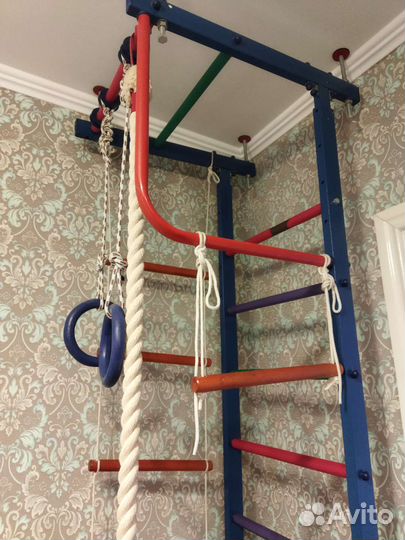 Детская спортивная шведская стенка