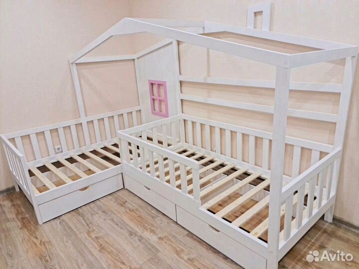 Детская кровать с бортиком
