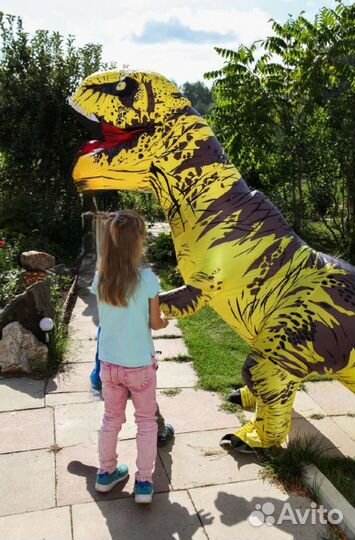 Аренда надувного костюма динозавра
