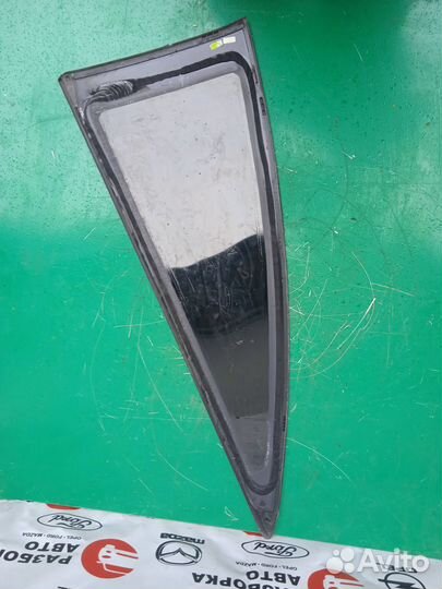 Стекло заднее правое Опель Астра Н купэ