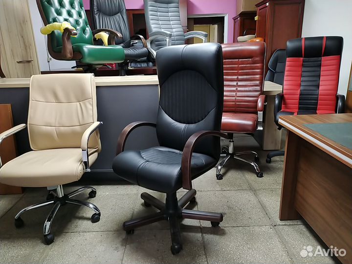 Кресло руководителя Гермес Экстра (кожа). Новый