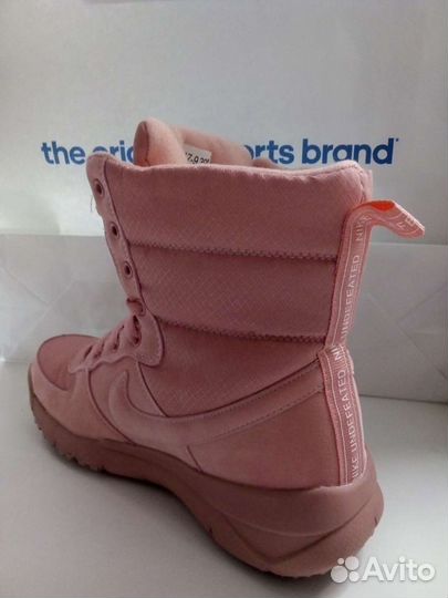 Кроссовки Nike