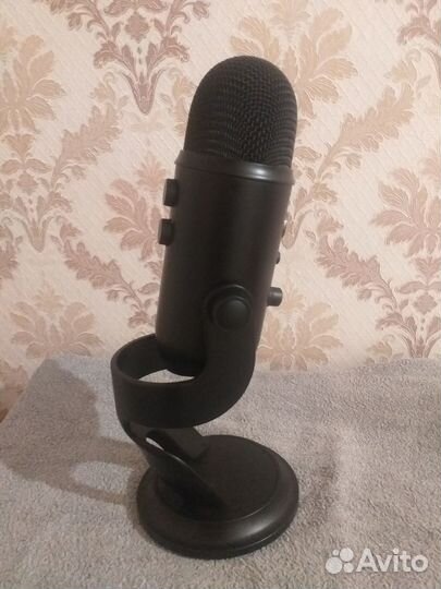 Студийный микрофон Blue Yeti Blackout