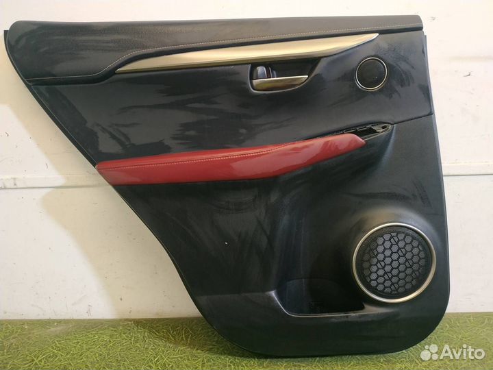 Обшивка двери лев. зад. Lexus NX 300