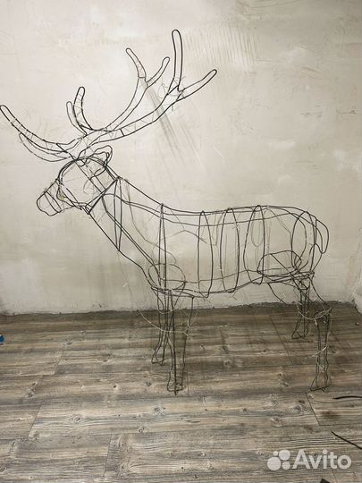 Олень новогодний уличный