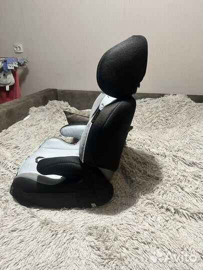 Автомобильное кресло - бустер