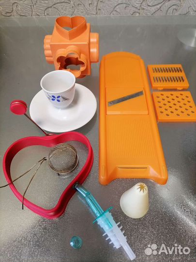 Тёрка, форма для печенья, пробка для масла