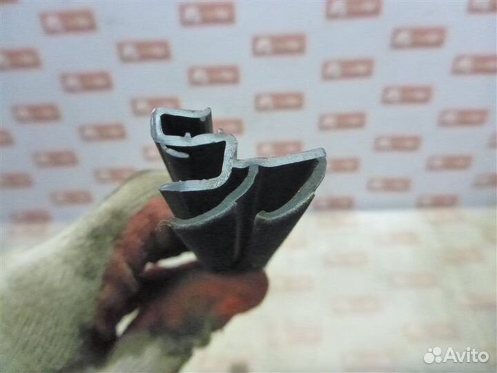 Уплотнитель стекла двери бархотка задний правый