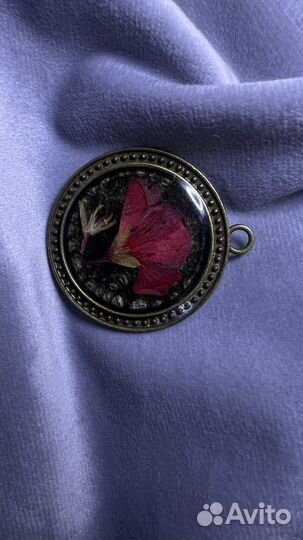 Кулон с сухоцветом