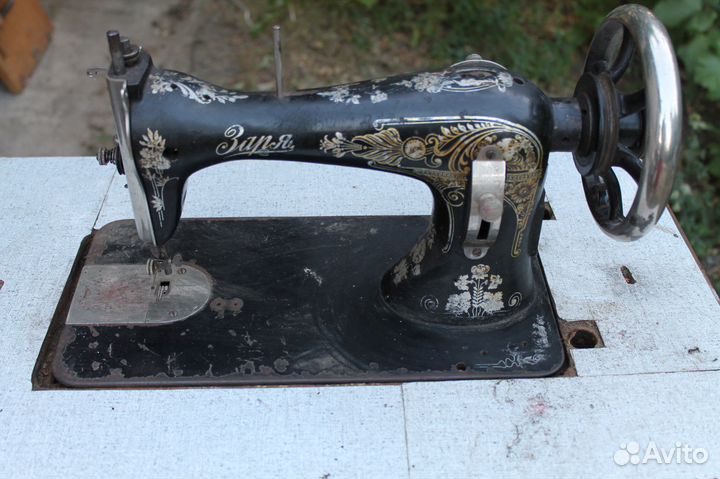 Старинные швейные машинки