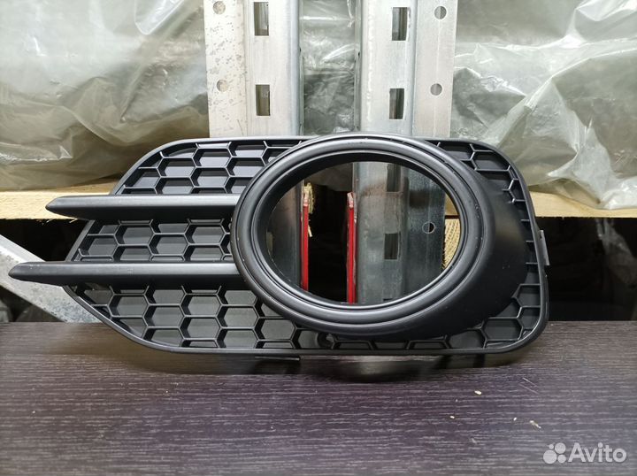 Накладка противотуманной фары левая Volkswagen Tig