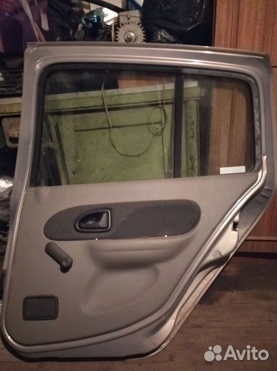 Дверь задняя правая рено симбол
