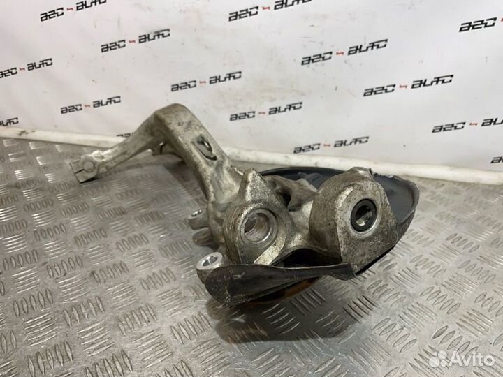 Кулак поворотный передний левый Audi A4 Avant B6