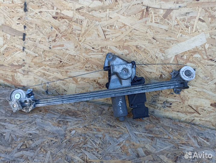 Стеклоподъемник задний правый Mercedes W210