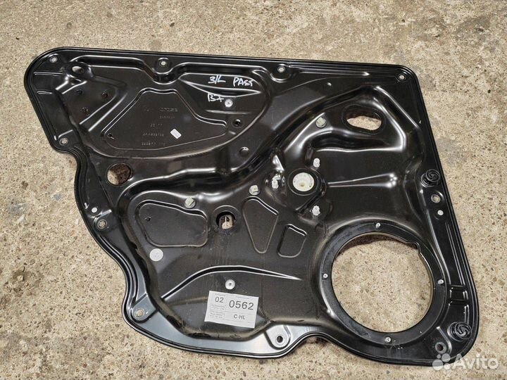 Стеклоподъемник электрический задний левый