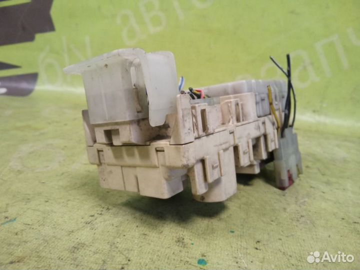 Блок предохранителей Toyota Avalon 3.0 1mzfe