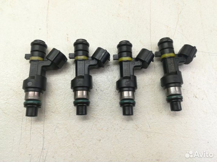 Форсунка топливная Nissan X-Trail NT31 MR20DE