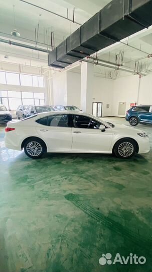 Toyota Camry 2.0 CVT, 2024