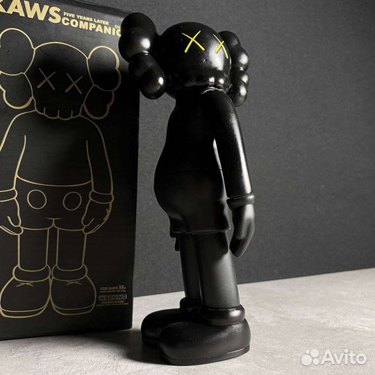Фигурки kaws