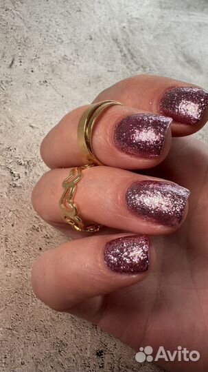 Модель на маникюр